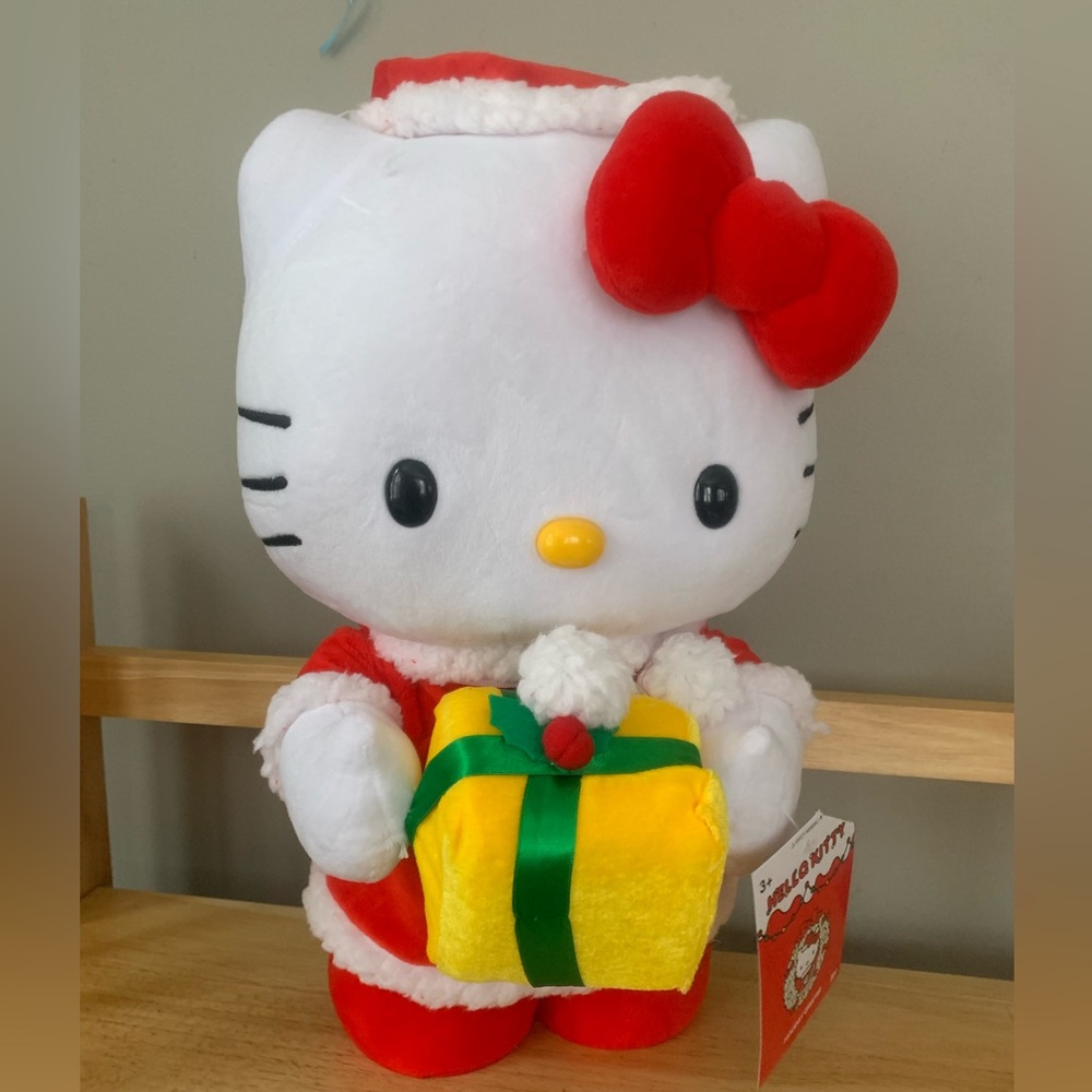 NWT Hello Kitty Christmas Greeter